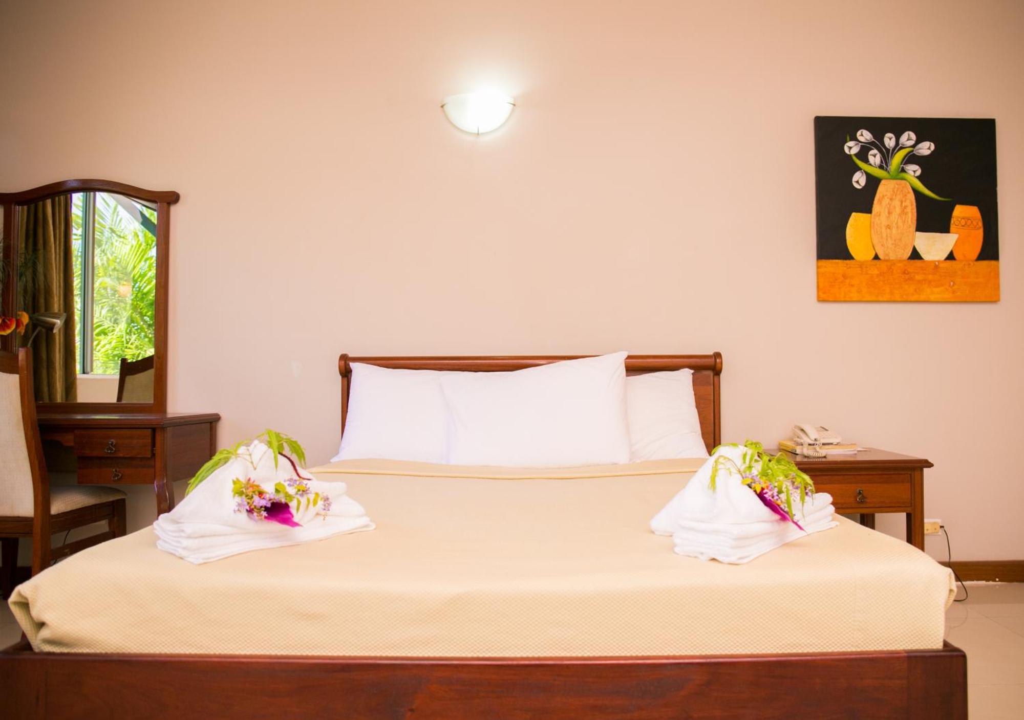 Hideaway Hotel Πορτ Μόρεσμπι Δωμάτιο φωτογραφία