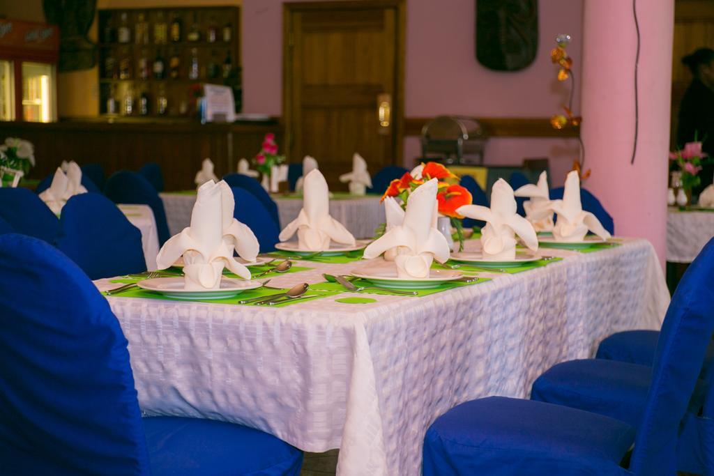 Hideaway Hotel Πορτ Μόρεσμπι Εξωτερικό φωτογραφία