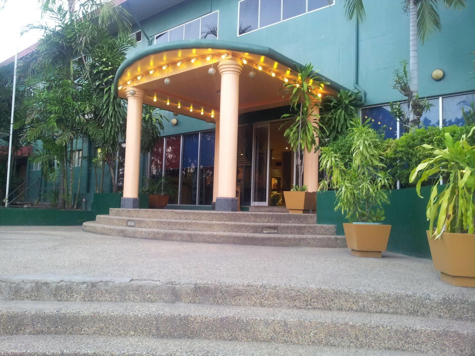 Hideaway Hotel Πορτ Μόρεσμπι Εξωτερικό φωτογραφία