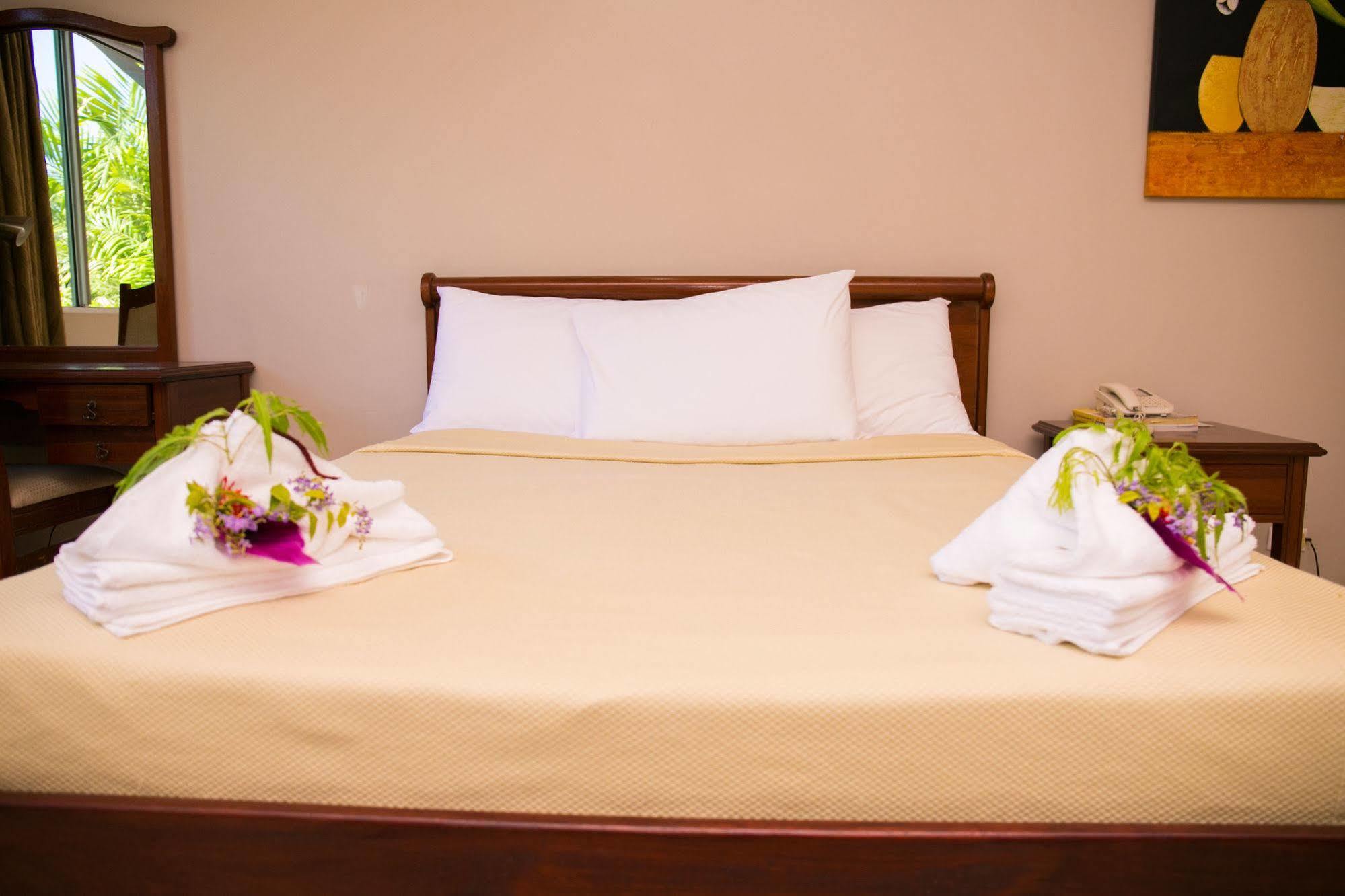 Hideaway Hotel Πορτ Μόρεσμπι Εξωτερικό φωτογραφία